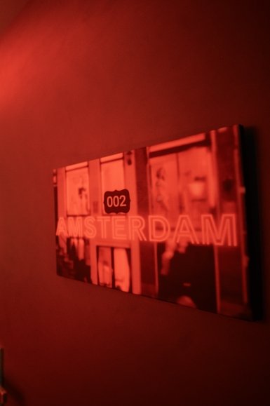 Amsterdam I Red Room with Jacuzzi+ Cinema (1)